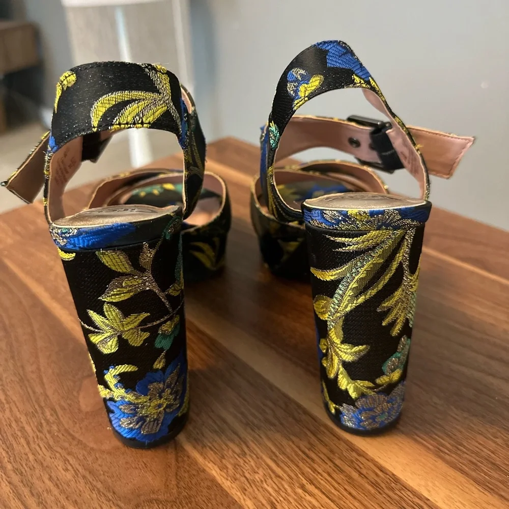 Circus by Sam Edelman Black Floral Platform Sandals